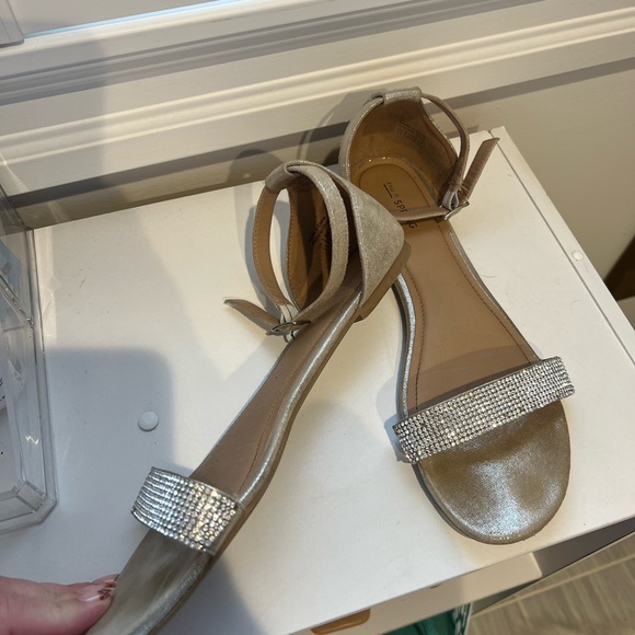 Champagne sandals in size 11 - Picture 3 of 5